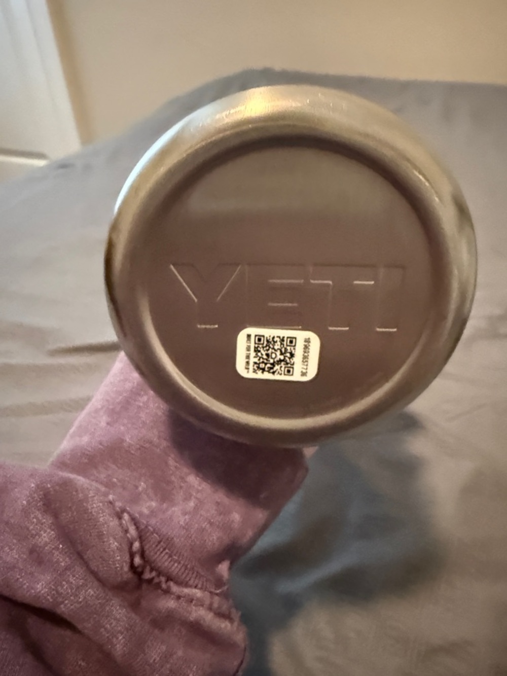 YETI Rambler 26oz White Stainless Steel Water Bottle TripleHaul Lid - Picture 4 of 6